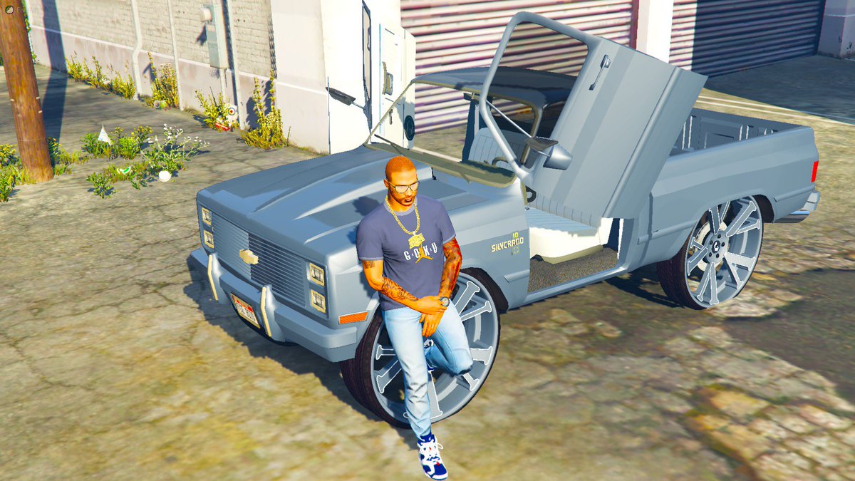 bito7429's tweet photo. Late Night shop work at Mosley’s💪🏽
1st version of the Super C10 
#flashmodworld #fcegaming #GTAVPC https://t.co/W8dGKToN13