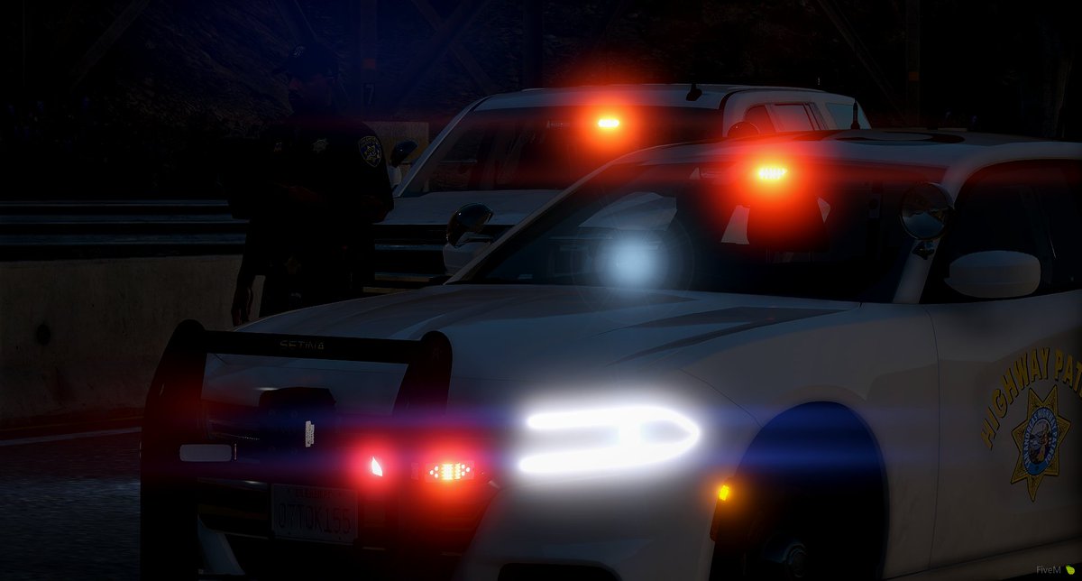 statewiderp_'s tweet photo. SAHP at work! A routine traffic stop by the Commercial Vehicle Enforcement team.
#statewiderp #RoadTo500 #SAHP https://t.co/N5HiO041Yw