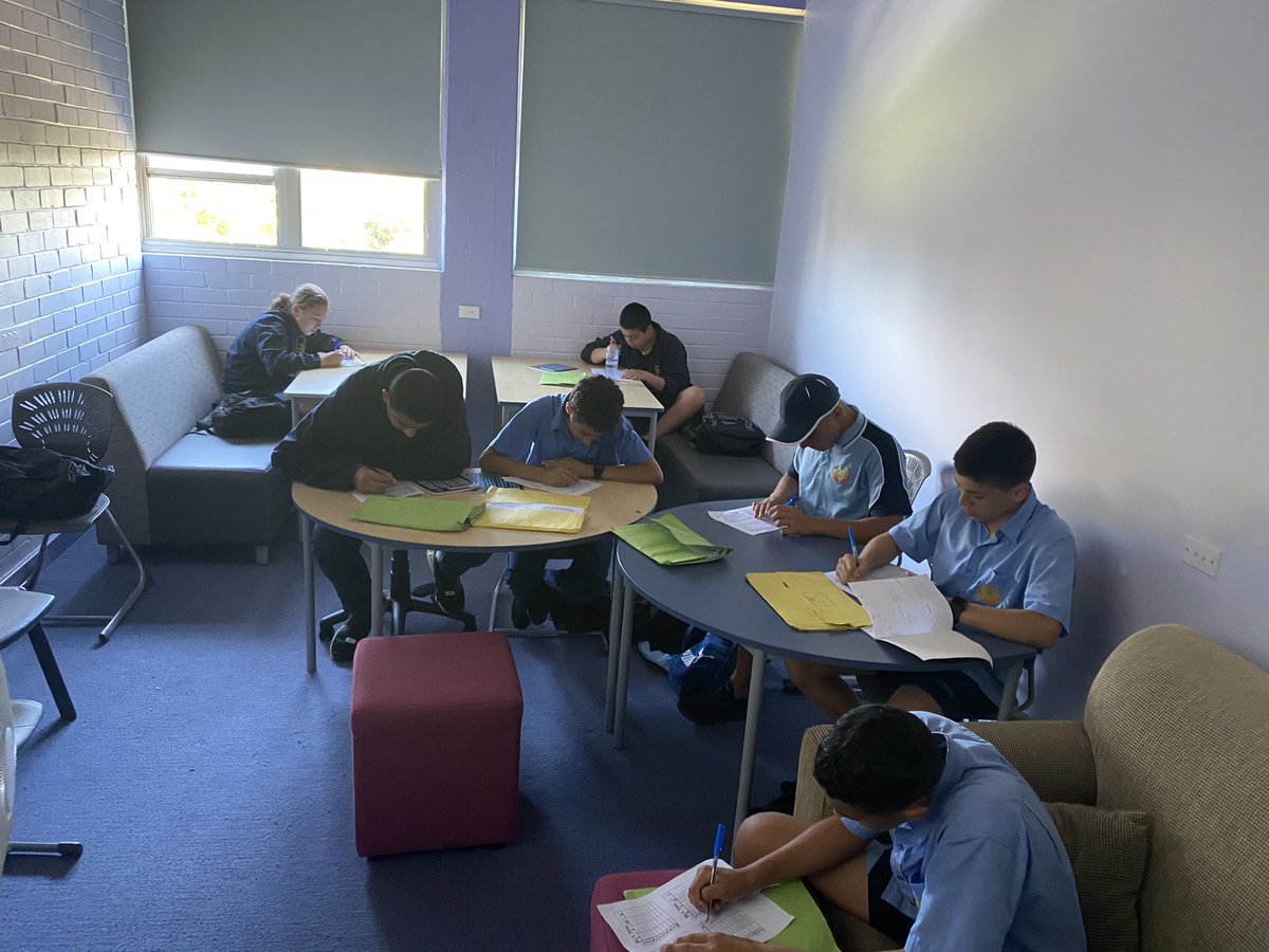 Amy Satchell School tweet media