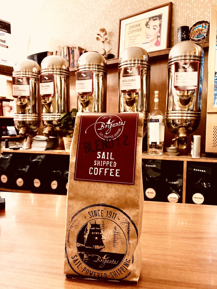 Kaffeegreissler's tweet photo. Frisch bei uns eingesegelt: der bio-zertifizierte #Brigantes #BLEND2 besticht mit würzigen Noten und fetter Crema! Zwinkerndes Gesicht 
#robusta #arabica #AllesFürGutenKaffee #seiloyalkauflokal #kapselkaffeetutweh #WiednerKaffeesieder #LifeIsTooShortForBadCoffee #kaffeepadwien https://t.co/RGsYeY5d4w
