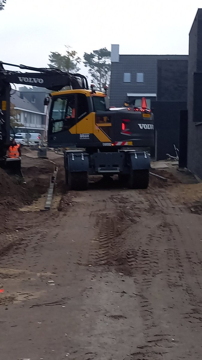 ReflectionZeist's tweet image. De anleg van de bestrating van de Prinsessenhof is in uitvoering @ReflectionZeist @Kerckebosch
