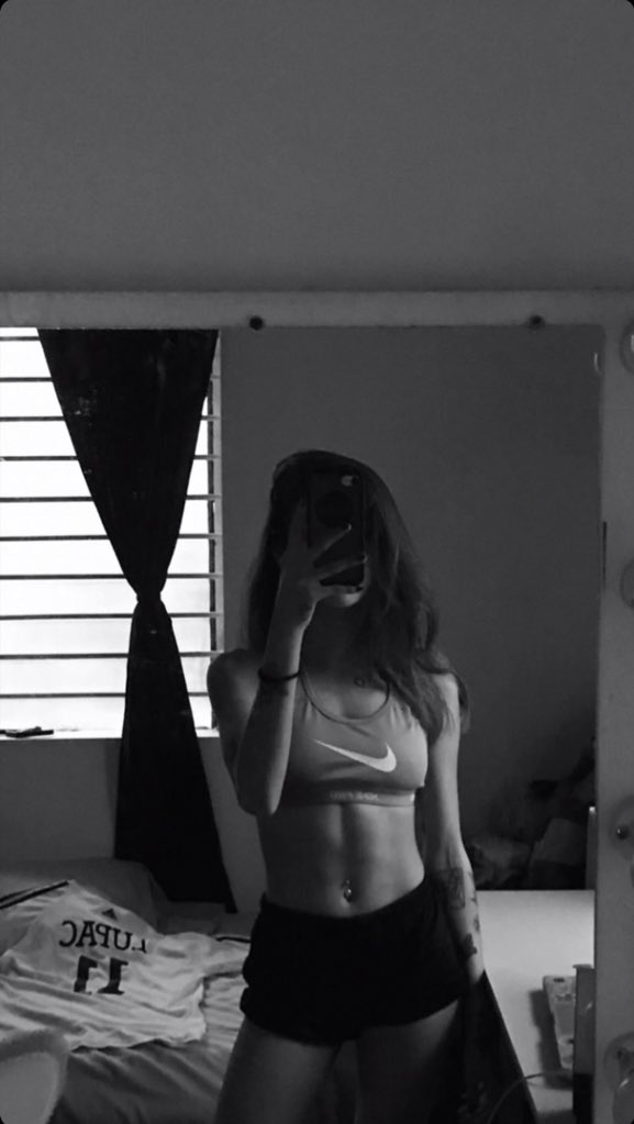 meowsyd's tweet photo. queen behavior https://t.co/qOeZTUX9R0