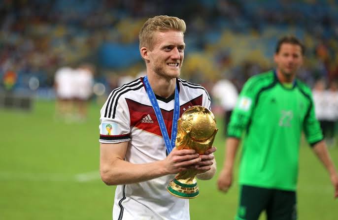 Happy 30th and 25th birthday celebrations to Andre Schurrle and Andre Silva. 

Keep living sweets 