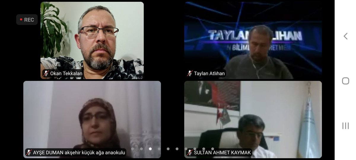 SITKI ASLANHAN ÖĞRETMENLERİMİZ İLE BULUŞTU.
Konya İnsan Mektebinin katkıları ile Emirgazi Öğretmen Mektebinin Organize ettiği İlçe Milli Eğitim Müdürümüz Sayın Sultan Ahmet Kaymak ın girişimleri sonucu Özünüzde iyilik var konulu Telekonferans Sıtkı Aslanhan tarafindan yapildi.