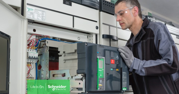 SchneiderAfrica's tweet photo. Migrate faster and be Future-ready when you retrofit your Masterpact NT-NW to the #MasterpactMTZ #circuitbreaker. Install and scale quickly with innovative #EcoStruxure architecture. Discover more here >https://t.co/gT1kf3P84E https://t.co/z6KmVmJMbs