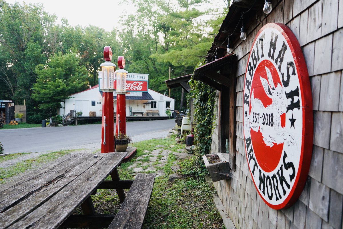 Xanderstone1980's tweet photo. ⁦⁦@MakersMark⁩ I honesty believe that Rabbit Hash Kentucky deserves this! a historic little town ran by a non profit and has dogs for mayors. in 2020 we had a new mayoral election (fundraiser)and a dog named Wilbur won. please come to Rabbit hash!
#makeitremarkable https://t.co/PXzZoZIaxH