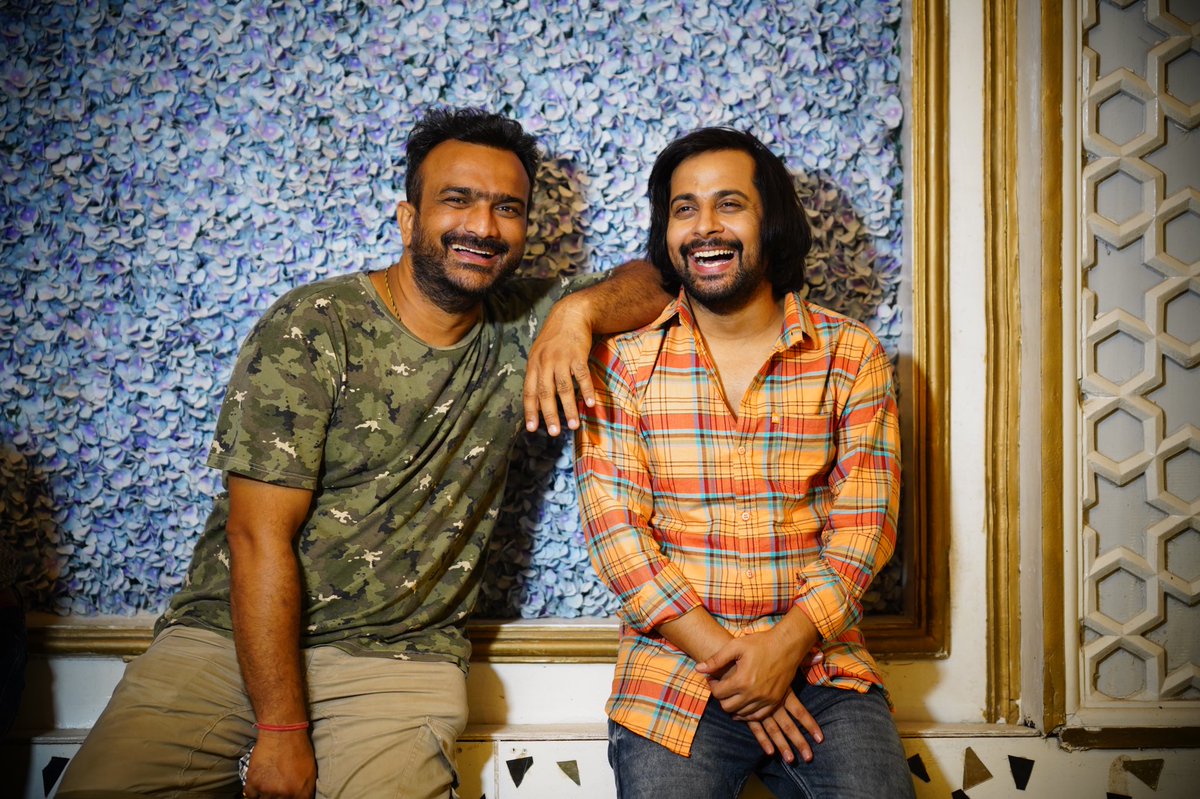 ZilaSangrur's tweet image. ਜਿਲਾ ਸੰਗਰੂਰ ZILA SANGRUR 🎬
@GippyGrewal @raghveerboli #ManeeshBhatt @BABBALRAI9 @humblemotionpic #PrinceKanwalJitSingh   @iaarushisharma #SandeepBansal @PitaaraTv @raghveerboli @bhana_la @vinodaswal1313 #zilasangrur