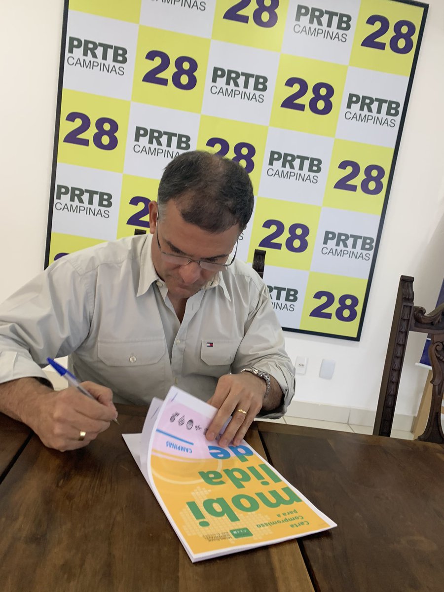 ParadaRogerio's tweet photo. Me comprometi com todo grupo de ciclista ao assinar a carta de Mobilidade Sustentável.
Minha luta é por você, Campineiro!
Vote 2️⃣8️⃣!
#parada28 #campinas #soudedireita #soudireito #eleições #eleiçõescampinas #prefeito28 #paradaprefeito #paradaparaprefeito https://t.co/SMh1xJPp5h