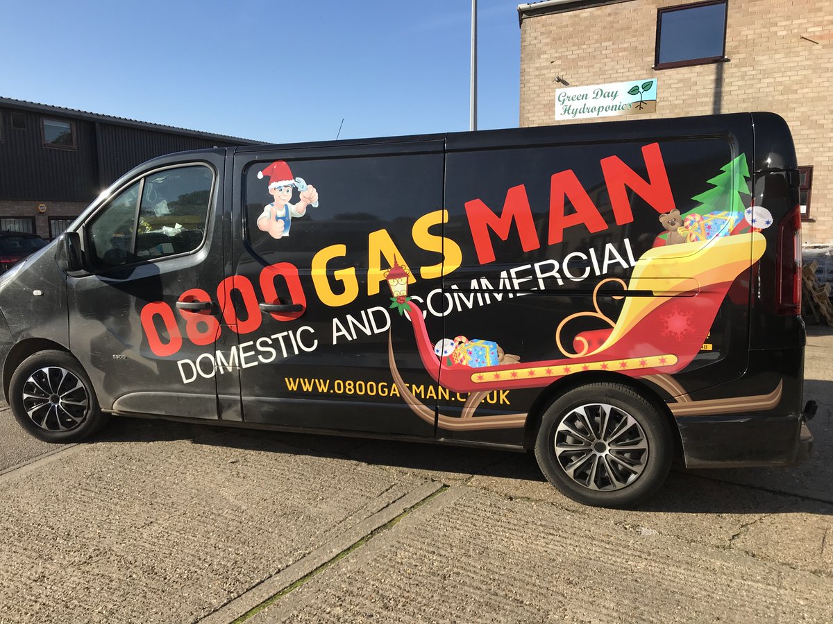 ChappleSigns's tweet photo. It's beginning to look like Christmas ~ Something to make us smile #signwriter #christmas #Decals #gasman #temporarygraphics https://t.co/y0KSX8ik4R