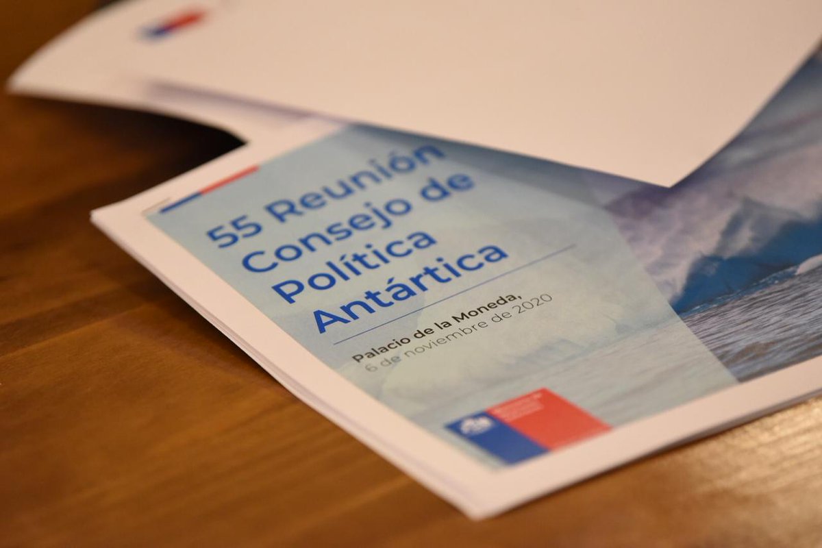 🇨🇱 En la conmemoración de los 80 años desde que nuestro país fijara los límites del Territorio Chileno Antártico, se reúne en La Moneda el Consejo de Política Antártica ❄️#DíadelaAntárticaChilena