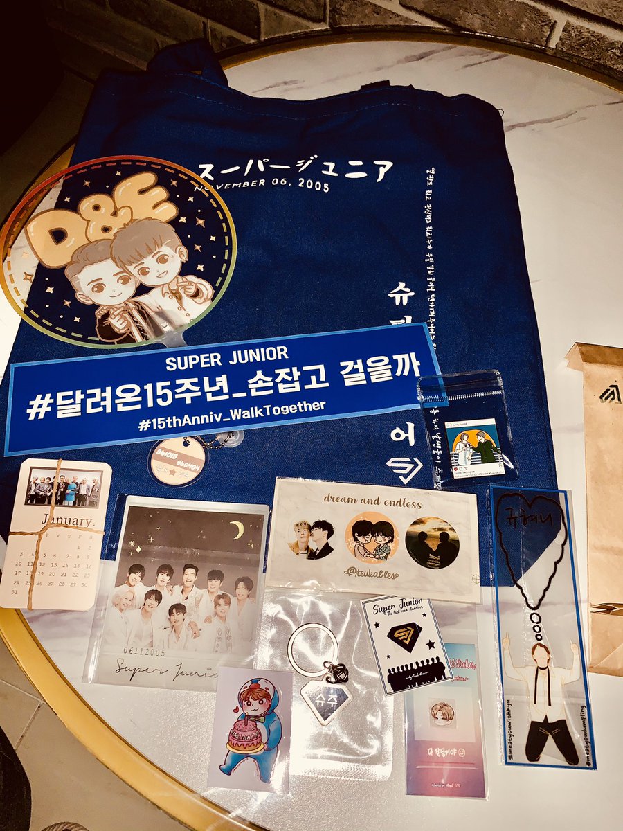 SitiVirgo79's tweet photo. Had a great time today meeting ELFs .
Received great FS today,thank you everyone it really makes my day!😍💙💙💙

#Chapter15withSJ
#FromELFforSUJU 
#슈퍼주니어 
#SUPERJUNIOR 
#15thAnniv_WalkTogether 
#달려온15주년_손잡고걸을까 
#슈퍼주니어_15주년_다_죽여 https://t.co/iRD4dYN3vy