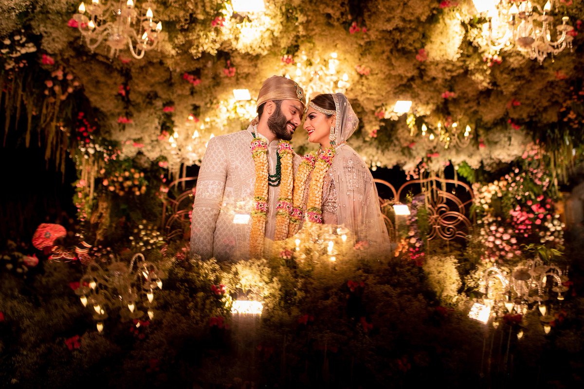 WeddingsAtTaj's tweet photo. Two Souls. One sacred union at the @TajAravali
Photo Courtesy: @priyamparikhphotography
#TimelessMarriages #TimelessMoments #WeddingDecor #DreamWedding #TimelessWeddingsAtTheTaj #TajHotels #Weddings #IntimateWeddings #WeddingGoals #Tajaravali @TajHotels https://t.co/9boGyoaDNE