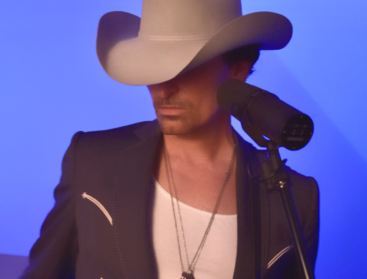 GeorgeDucas's tweet photo. #RT The new “Lipstick Promises” video is now live on my YouTube channel! Tap the link below and check it out - and don’t forget to give it the thumbs up, drop your comment on YouTube and right here - and click that SUBSCRIBE on my YouTube channel!

https://t.co/F4B4LnTjhP https://t.co/xBmbTJf7vo