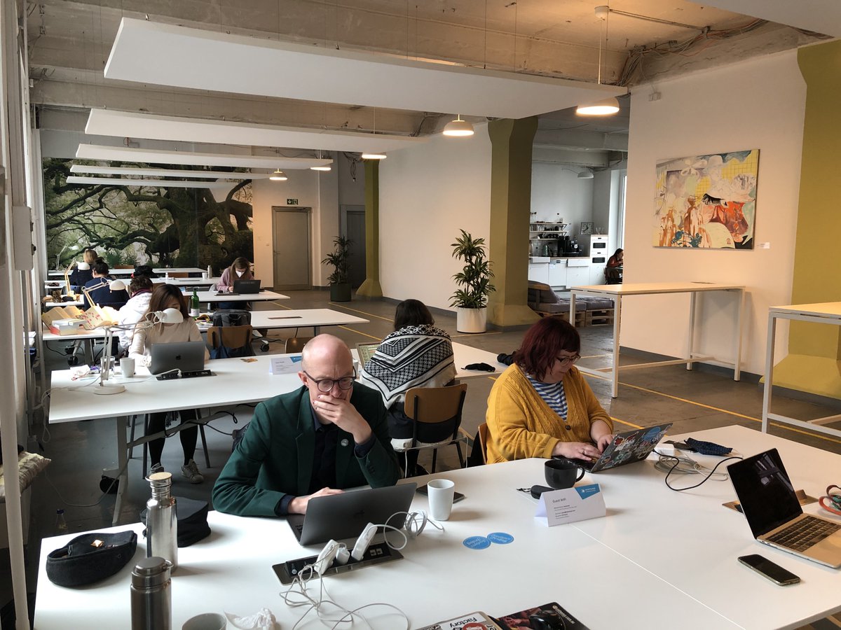Good #coworking vibes (with social-distancing) at last week's #FreelanceFriday #Berlin 👏💻🇩🇪

➔ ➔ Our next #virtual #event is Nov 13. Join us here: meetup.com/Freelance-Frid…

<a href="/freelancecowork/">Freelance Friday</a> #freelance #remotework