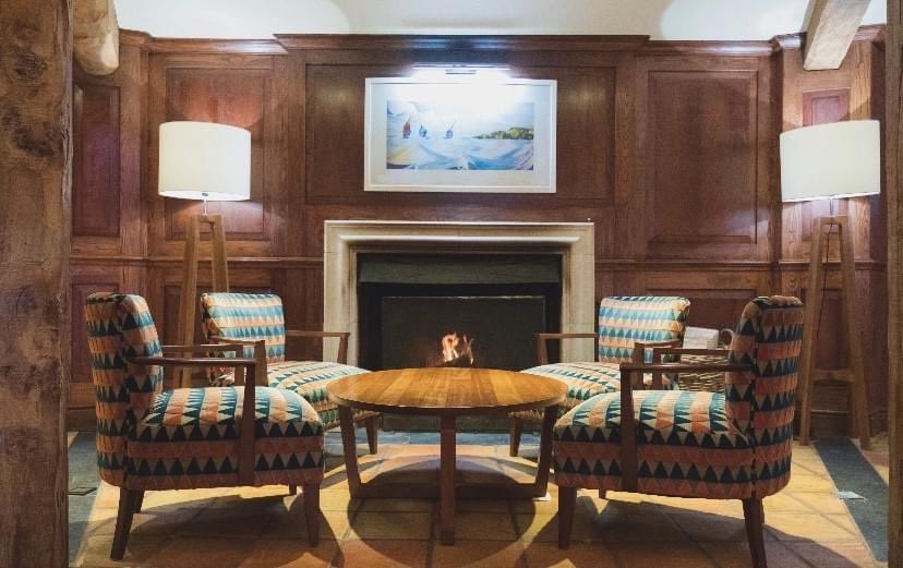 We’re closed to leisure guests and we know you’ll miss us but we’ll miss you more 😞

However, we’re pleased to be open for business travellers with a delicious room service menu. #SeeYouSoon