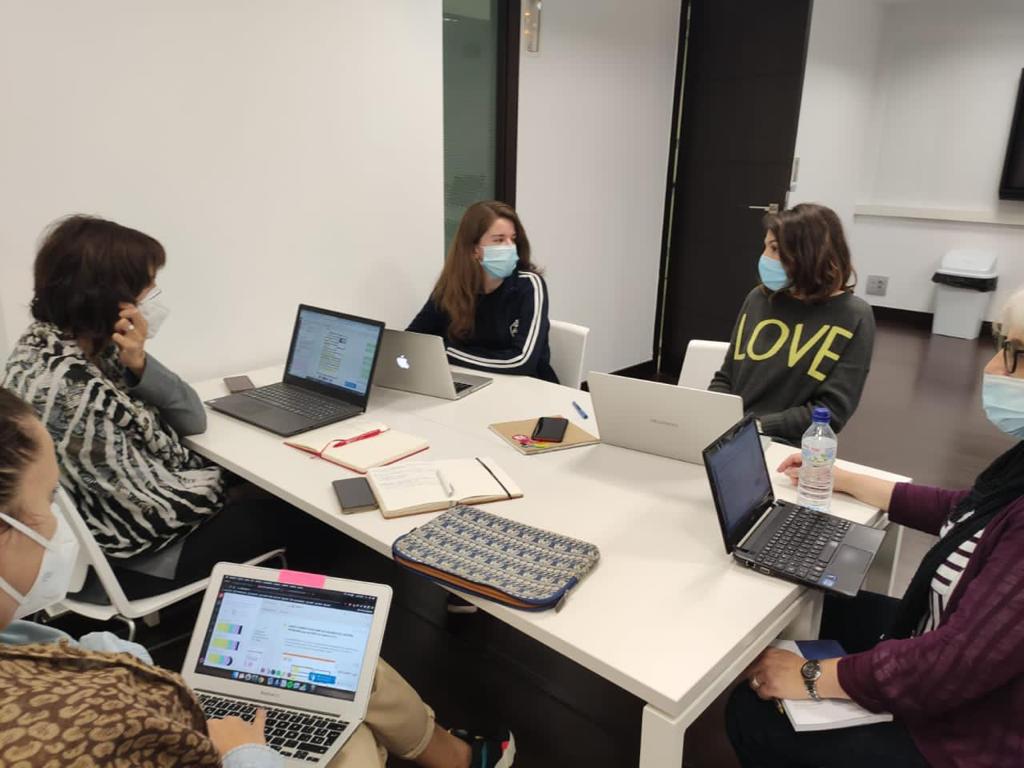 Inesdibts's tweet photo. Nuestros alumnos del #posgrado de #Marketing del Campus #Barcelona lo están dando todo y esforzándose al máximo en las nuevas instalaciones 💻😍

¡Orgullo de #AlumnInesdi y #ProfesInesdi! 💪

#inesdi #businessschools #proud #teamwork #alumnos https://t.co/7FaiWW2Xwj