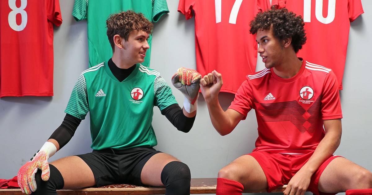 SGerrardAcademy's tweet photo. Introducing the new 2020/21 Keeper Kit for the Steven Gerrard Academy⚽
More reveals coming today across all our socials!
#sgakitlaunch #stevengerrard #football #keeperkit #sga #2020 https://t.co/u0FGgw6bpL