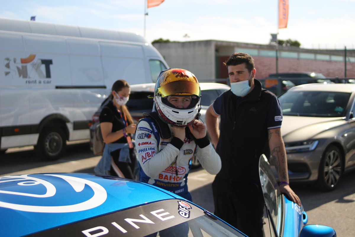 BahcoTools's tweet photo. This is all what it takes! Great teamwork, professional mechanics, mentoring and leadership to be passionate about racing and enjoy every second of each race! 
@GosiaRdest @AlpineEuropaCup 
#Bahco #BahcoFollowTheFish #FollowTheLegend #Girlsontrack #WomenInMotorSport #AlpineA110 https://t.co/Nz66uHYc6X