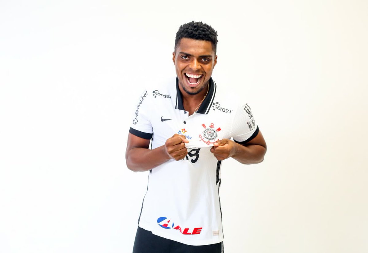 Corinthians's tweet photo. 🎙️: "O Corinthians tem uma estrutura enorme, acho que uma das maiores do mundo. Eu não pensei duas vezes para vir".

E ficou bem o Jemerson com o manto alvinegro, hein Fiel? 😎

📸 Rodrigo Coca/Ag. Corinthians 

#BemVindoJemerson 
#VaiCorinthians https://t.co/qniYhzZRvR