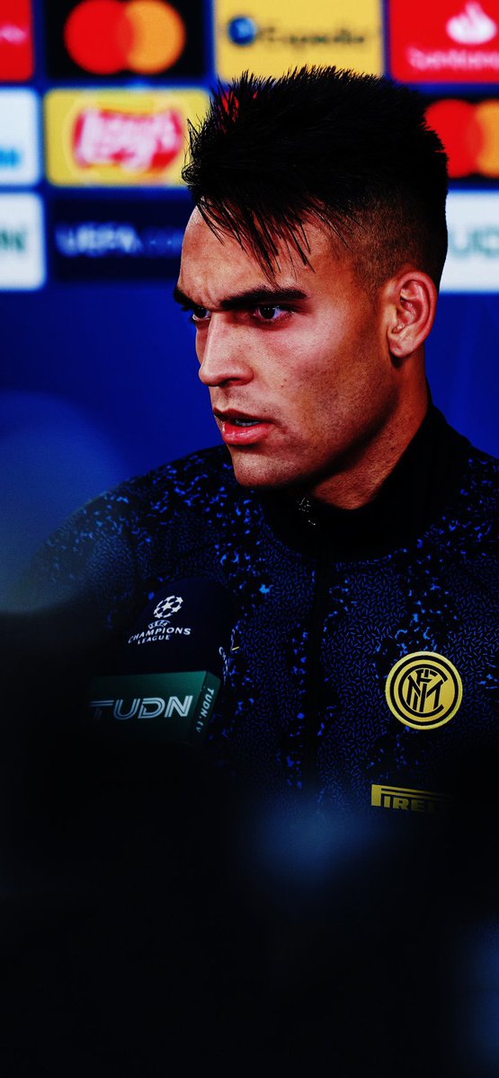 InterJeddah's tweet photo. 📸 : خلفيآت 4K 💙🖤👌🏻
#FCIM  #InterMilan #انتر #فورزا_انتر https://t.co/n3G1Tzi9fU