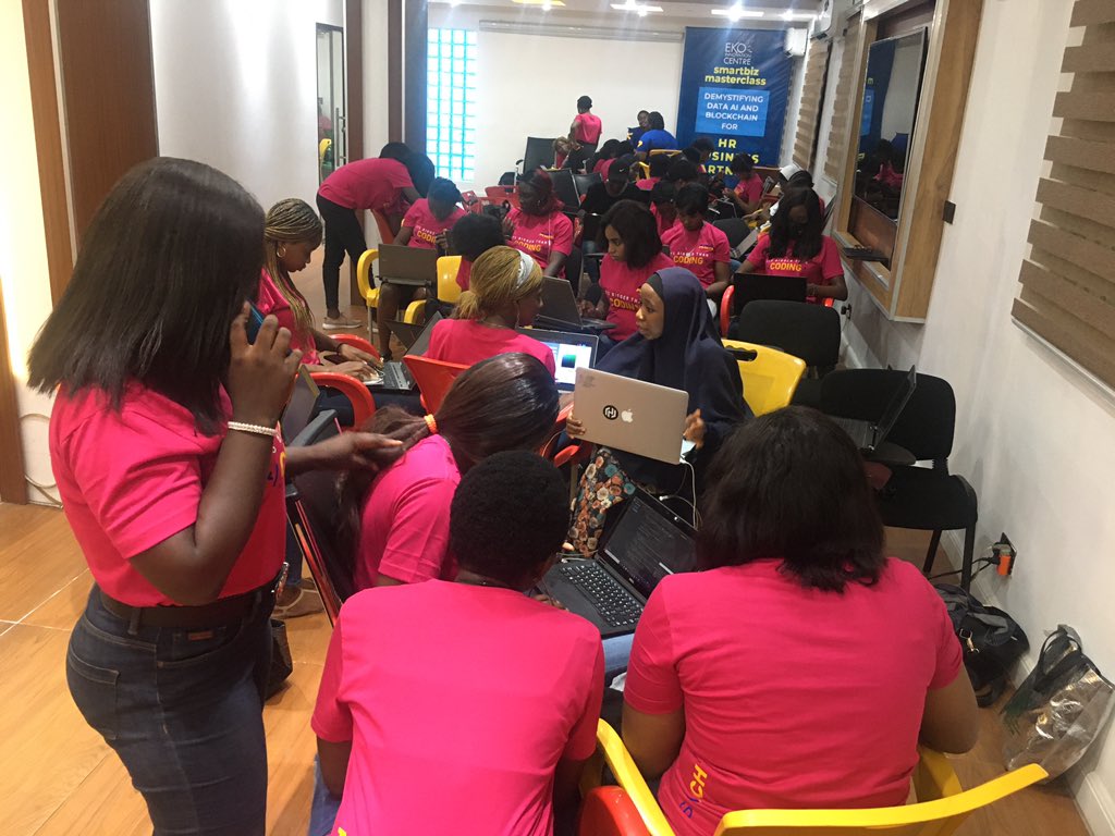 africa_agility's tweet photo. Itβs the final day of the Girls In Tech Bootcamp, Lagos Edition 2020 today.
#GITBootcamp #LagosEdition #ScrumAlliance #AfricaAgility #AanuGopald #BiggerThanCoding #Coding #STEM #Tech https://t.co/qa2rwOxWz0