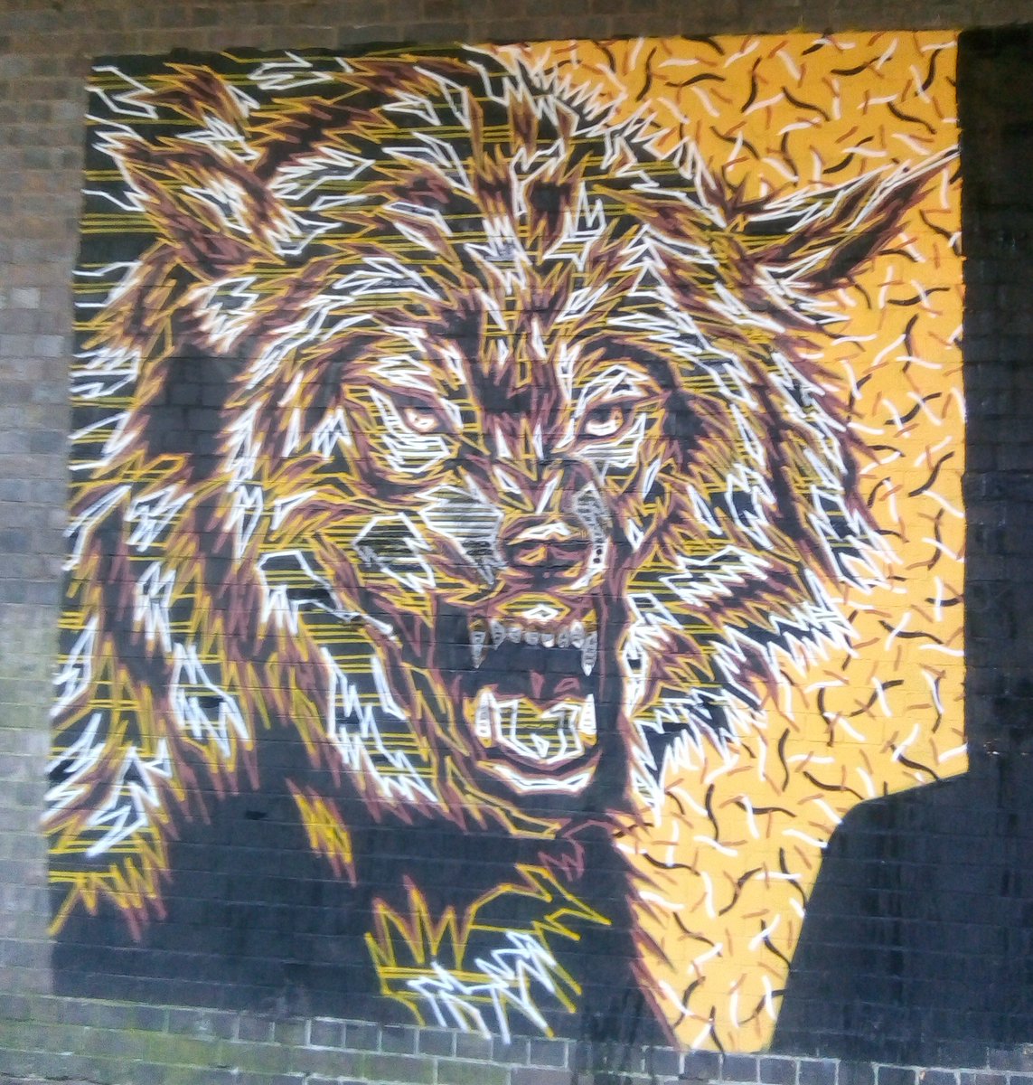The16thChopper's tweet photo. First time out the house in 3 weeks, caught up with the recent #graffoflarge works. #streetart #nature https://t.co/xndAtC8Jyt