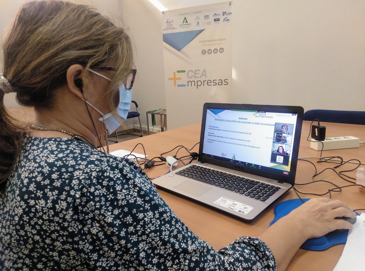 👩🏻‍💻 Desde el #ConsejoIgualdadCEA, impulsamos 🗣️ foros en los que la #Igualdad es vector de #Sostenibilidad #Agenda2030 👩🏼‍🌾👨🏻‍🏫👩🏼‍💼. Hoy, de la mano de <a href="/evacaravaca/">Eva María Caravaca</a> #AnaAlonso <a href="/FAME_Federacion/">Federación Andaluza Mujeres Empresarias</a> #ManuelCarlosAlba #CEAcontigo. 📸 <a href="/gfonsecasierra/">Gema Fonseca Sierra</a>, en la coordinación 💪🏼. #MásEmpresas