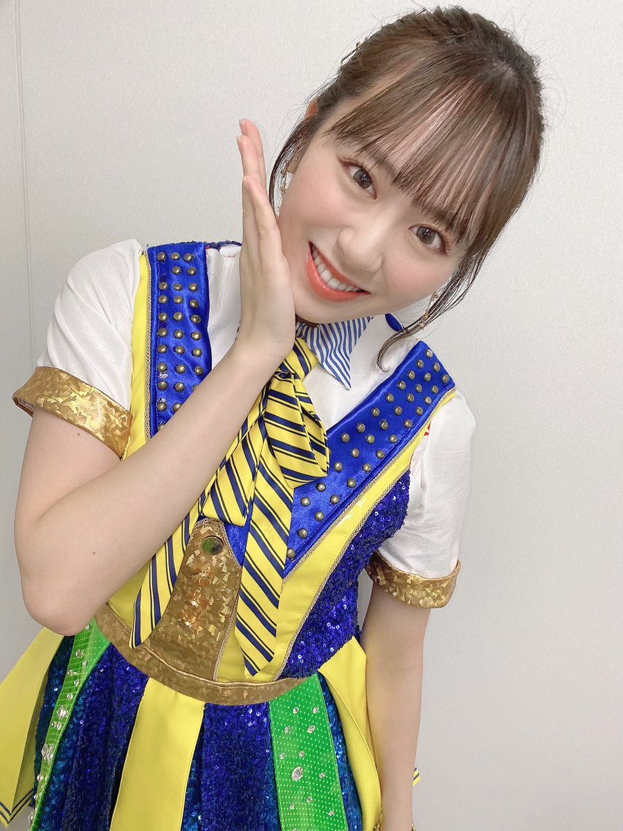 坂口理子 Hkt48 博多なないろ公演 終わりました チームイエロー これからよろしくお願いします センター曲は 人差し指銃弾 長い光では頭のソロパートをメンバーで日替わりにしていこうかなと 後輩メンバーにもセンターやソロパートを経験して