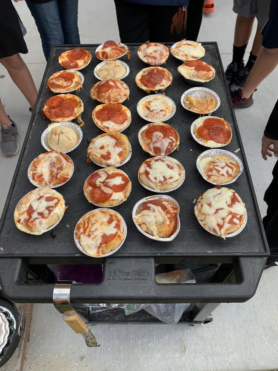 JasonMilholen's tweet photo. We finished up our Outdoor Ed. Cooking unit with some Cast Iron camp cooking. Not one pizza went to waste! @DieterichMS #misdproud https://t.co/RUy0S3QP17