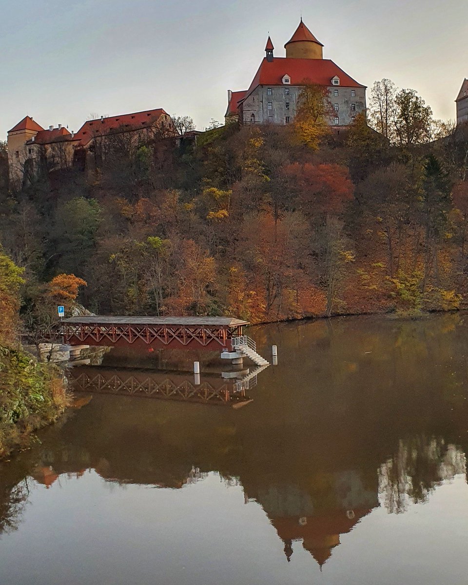 Vilda007's tweet photo. ...kdo nevěří, ať tam běží!
#castle #veveri #letsguide #reflections https://t.co/KET9FW9C8E