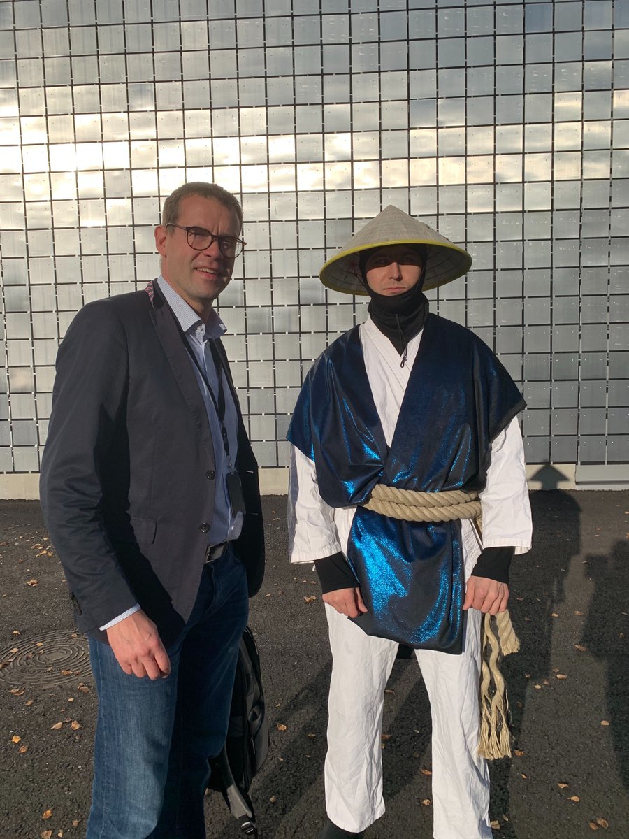 VerneGlobalFI's tweet photo. There are many use cases for a cloud delivery center - The #kineticfacade of Ficolo The Air served as a backdrop for MF Taste music video!
#datacenter #musicvideo #MortalKombat #ficolo https://t.co/3dYxk2uwm2