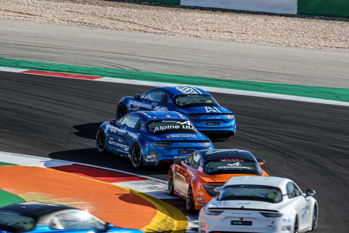 BahcoTools's tweet photo. Congrats to our driver @GosiaRdest 👏 👏 👏!!!. What a great weekend we had! #Bahco #BahcoFollowTheFish #FollowTheLegend #Girlsontrack #WomenInMotorSport #AlpineA110 https://t.co/ZSn94gHZot