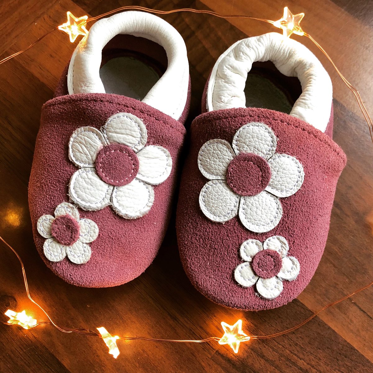 LittleShoos's tweet photo. Perfect little gift for your little baby only £10.99 https://t.co/lYzrQNekTX #baby #babyshoes #parents #gift https://t.co/EPNYAKdXvx