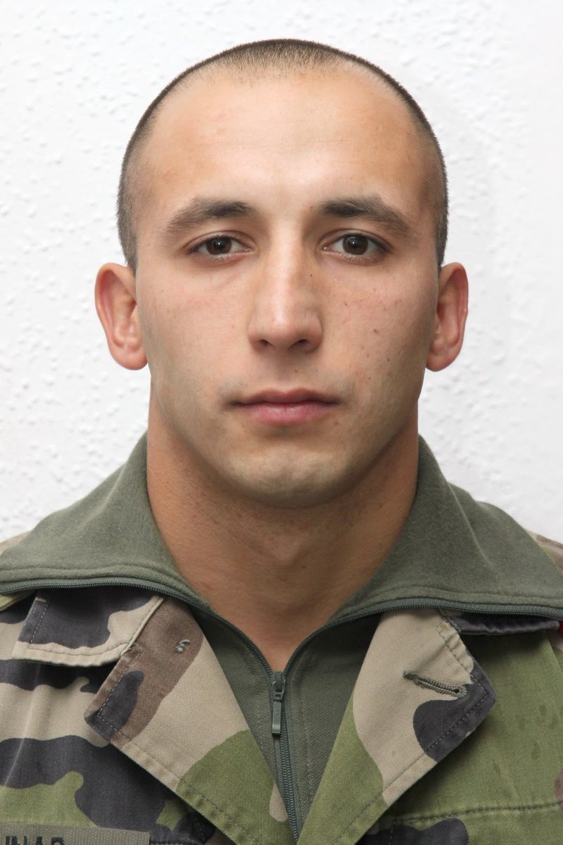 TheatrumBelli's tweet image. IN MEMORIAM
1ère classe, d'origine serbe, Goran Franjkovic du 2e Régiment étranger de génie, blessé mortellement le 14 novembre 2011 en #Afghanistan durant l'accomplissement de sa mission. Il avait rejoint la #Légion étrangère en mars 2010.
@COMLE_DRPLE #2eREG