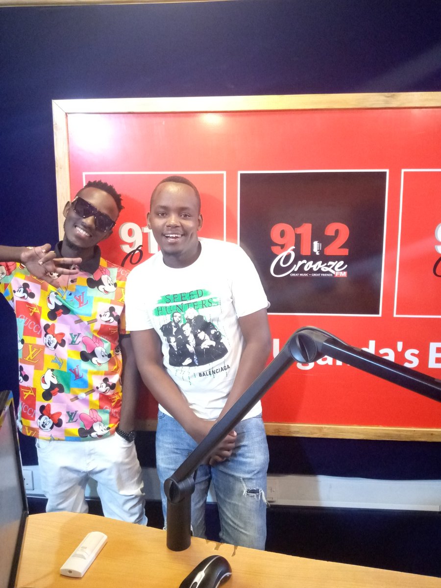 912CroozeFM's tweet photo. #TGIF Darlings...@starcentdj and @DjCrystoUg on #CFMLifestyle with @Inyaaclare 😎🔊🎶 #CFMNovLove https://t.co/4H91DOzixM