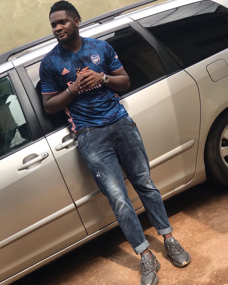 MOLOTI10's tweet photo. Itโs Friday... time to go make stories for Monday.
Someone point me to the nearest Bar ๐
Cause the only decision Iโm making today is #Bottle or #Glass๐ฅณ
Happy weekend Felaz.
#naijadj #dj #djweekend #weddingdj #djlifestyle #Starboy #BeholdAnewThing https://t.co/RmwSDPC5Ub