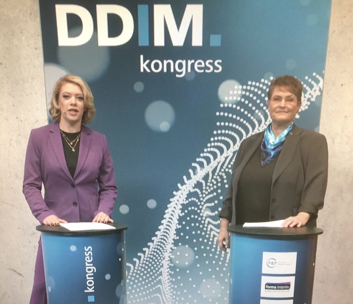 IKarsunke's tweet photo. DDIM-Kongress 2020 https://t.co/8kSQ1UPuuR.Interaktiv. 
Die Begrüßung. https://t.co/Df8NJ4xKJG
