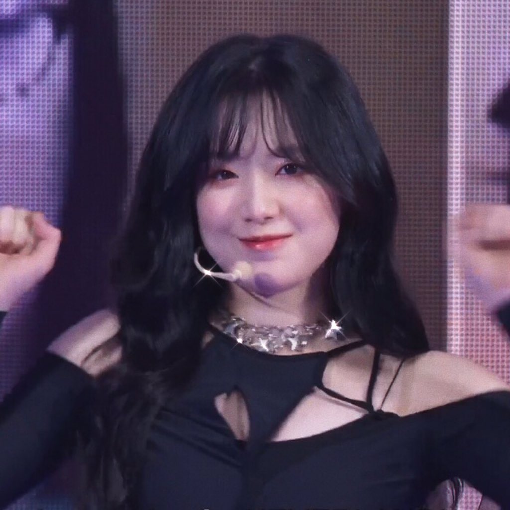 welcome this is a account for #SHUHUA !! shuhua loves you and think you're very cool !! pls rt this so more people can find this account 💖🐺