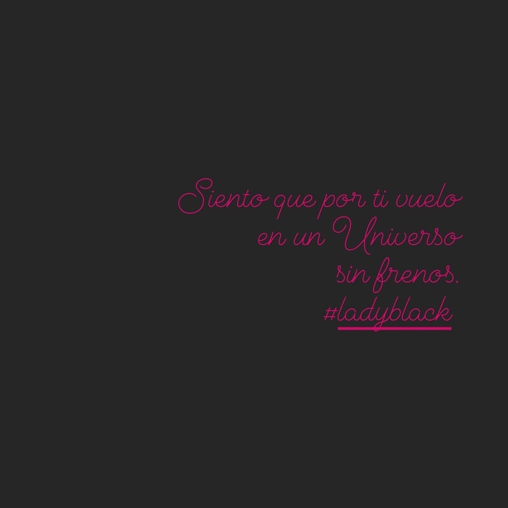 LadyblackMy's tweet photo. 🌔
Siento que por ti vuelo 
en un Universo
sin frenos.
#poesia https://t.co/cXG8X5Fr9H