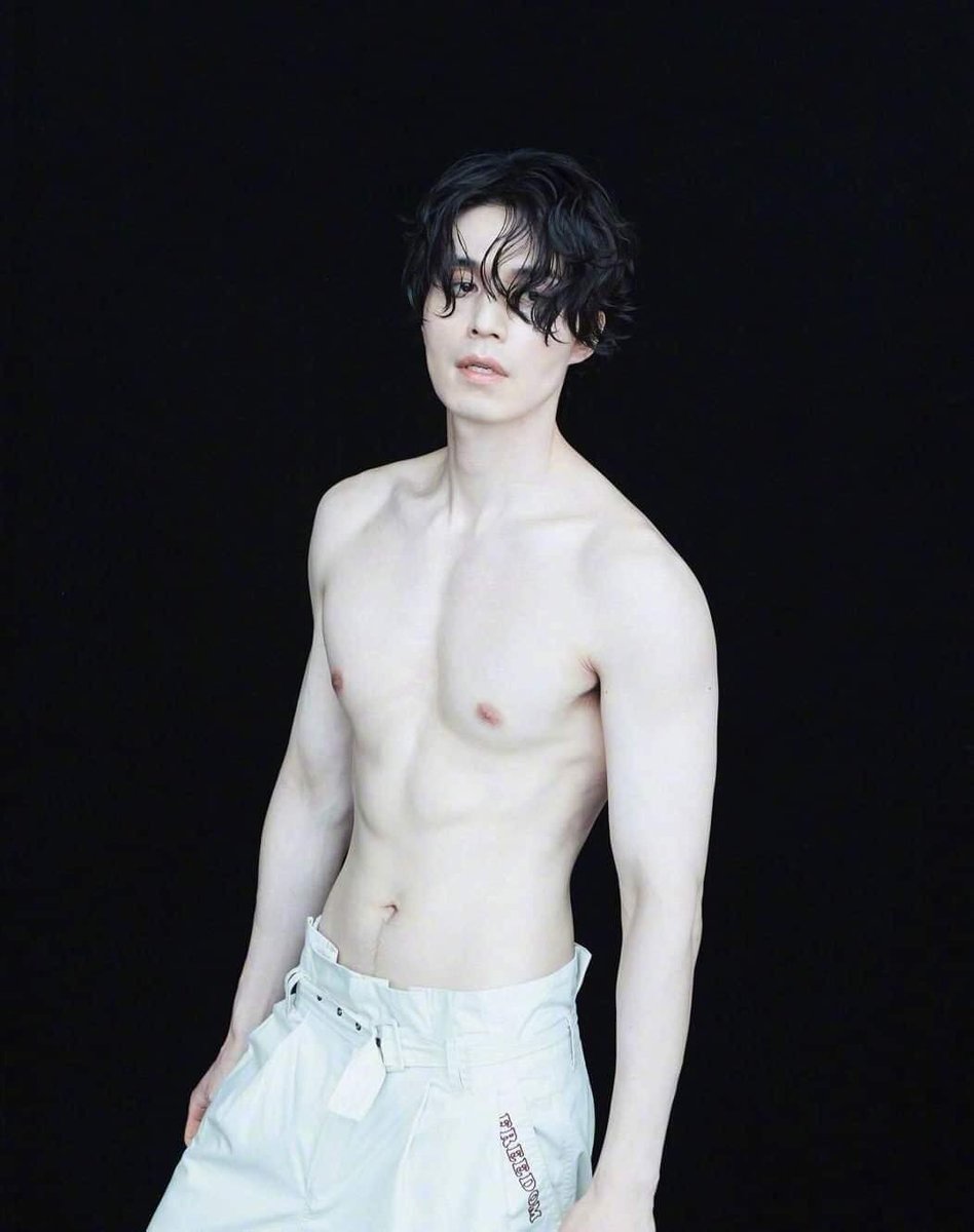 JOMMJOM's tweet photo. โอ้ยยยยยยยยย! เฮียโป๊มากกกก อยากตี!!! https://t.co/3i3I8K8PNK