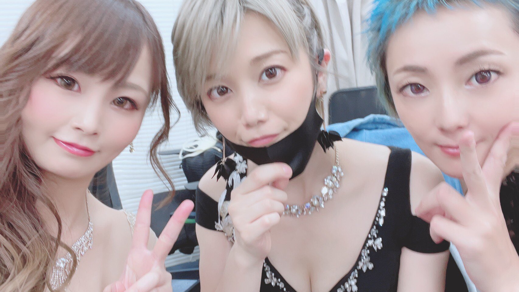 二階堂 瑠美 和泉君は青も緑も似合うね 二階堂 瑠美 和泉君は青も緑も似合うね