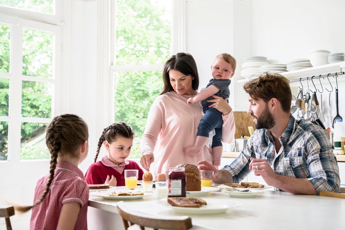 johnnygreig's tweet photo. #British #family #athome #breakfast #amothersworkisneverdone

#istockbygettyimages #stockshoot

#nikon #nikond810 https://t.co/Ms2uQtCIhh
