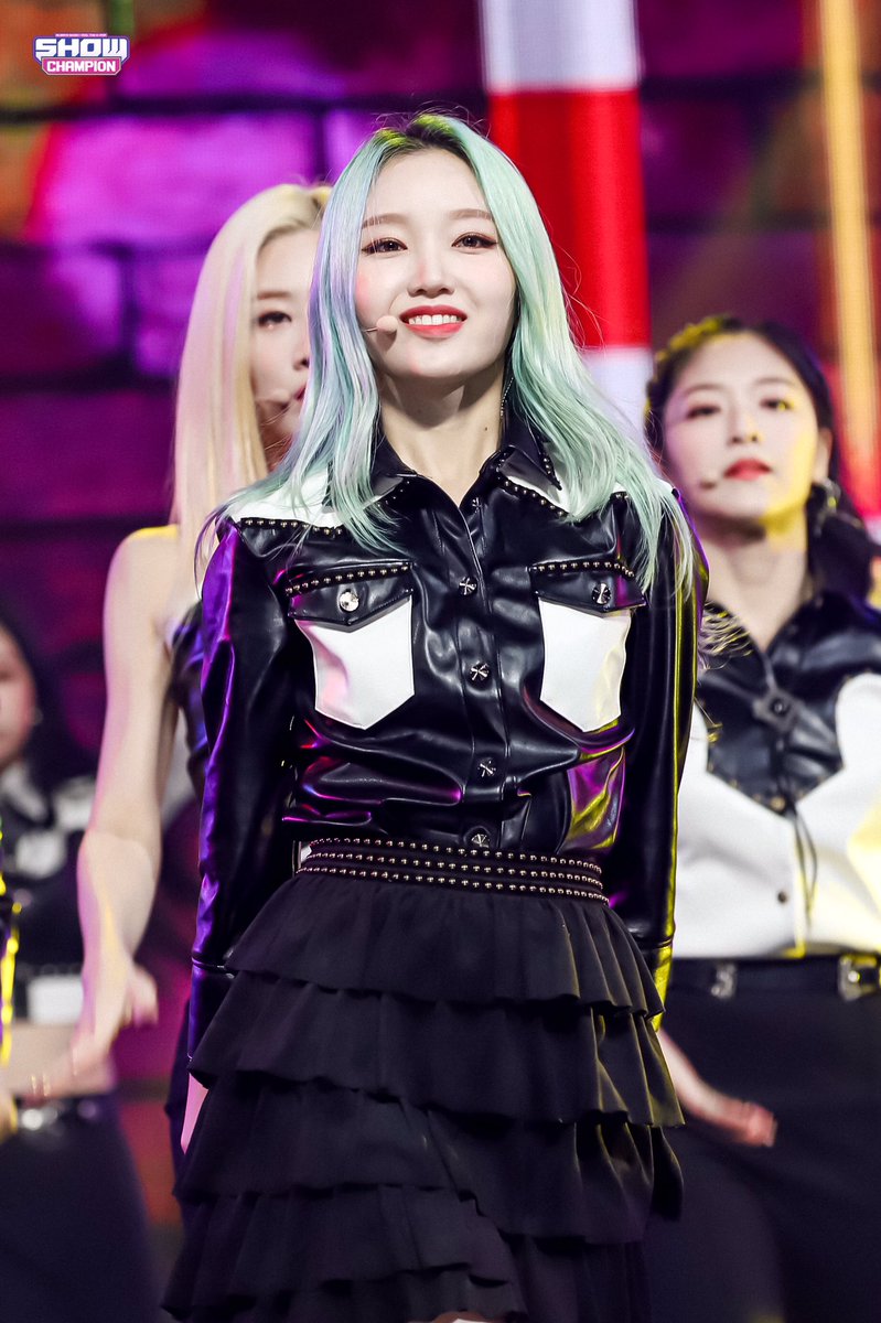 Gowon_TH's tweet photo. [📷] ภาพของน้องโกวอนจากการแสดงในรายการ Show Champion🏆 ครับ✨🦋💚 
⠀
#이달의소녀 #고원 #LOONA #GoWon #Midnight #Why_Not https://t.co/2sX1nQmzdx