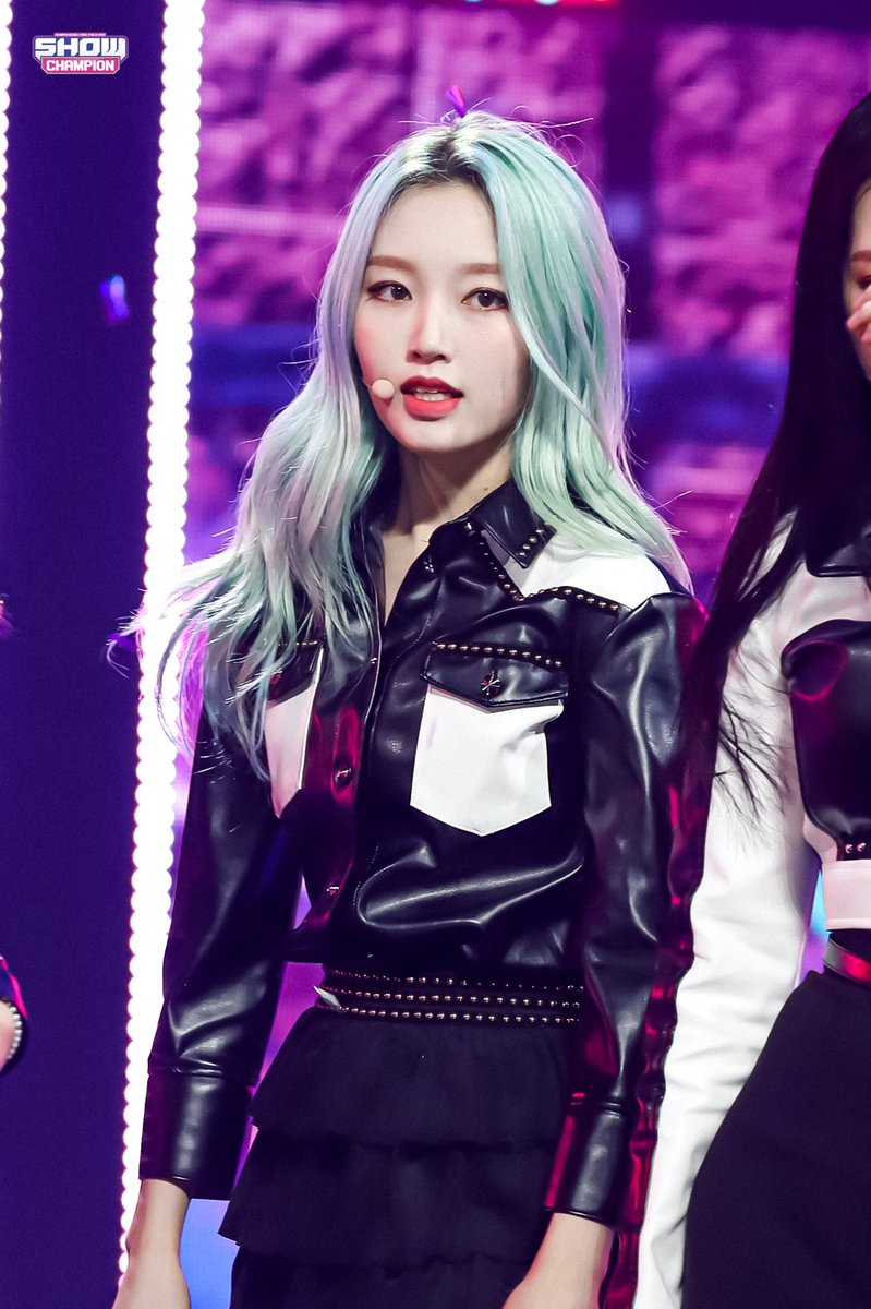 Gowon_TH's tweet photo. [📷] ภาพของน้องโกวอนจากการแสดงในรายการ Show Champion ครับ✨🦋💚 
⠀
#이달의소녀 #고원 #LOONA #GoWon #Midnight #Why_Not https://t.co/iYp1lFir0t