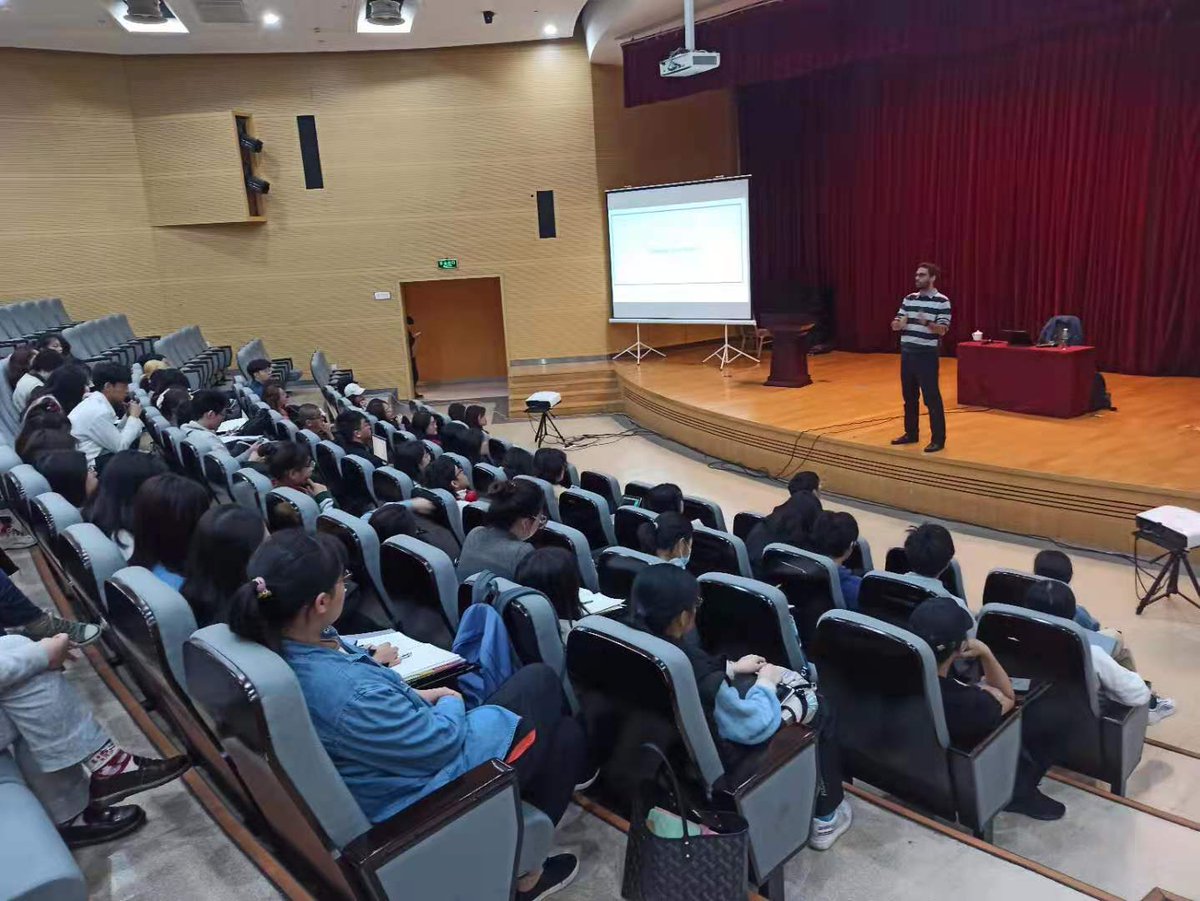 IFCRenmin's tweet photo. #Conférencesentreprises - Salle comble pour la conférence @SafranEngines. Merci aux équipes de #Suzhou d'être venues rencontrer nos étudiants sur le campus pour échanger ! https://t.co/qchCi12rTZ