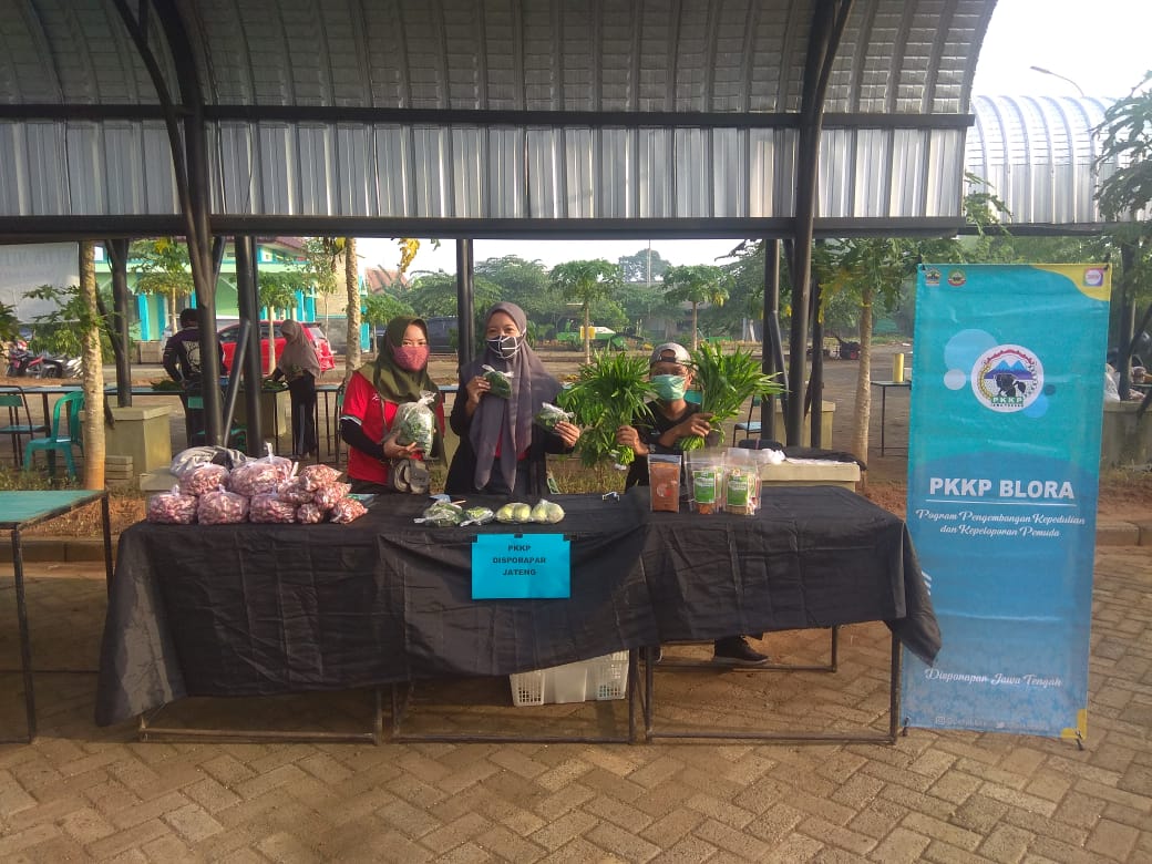 pkkpblora's tweet photo. Yuk Ramaikan Setiap Hari Jumat pagi "Pasar Tani" yang berlokasi di Halaman parkir Gedung @koncotaniblora, "Harga Terjangkau, Mendekatkan Petani dengan Pembeli"

@ganjarpranowo
@Sinoeng69 https://t.co/O3QVkzL8IW