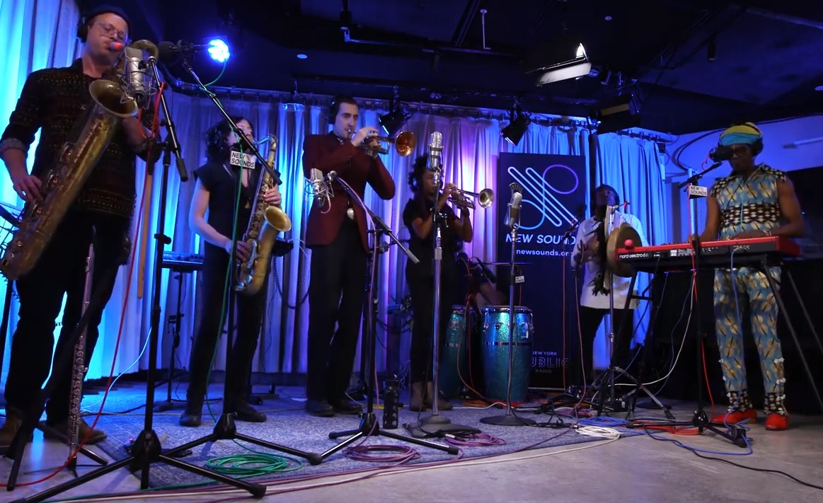 It's always a good time for brass bands, so here is the latest show with music by @AndreasTschopp BUBARAN, <a href="/Antibalas/">Antibalas</a>, <a href="/redbaraat/">Red Baraat</a>, <a href="/adityaKprakash/">Aditya Prakash</a> Ensemble, <a href="/FCiocarlia/">Fanfare Ciocarlia</a>, <a href="/gorankajfes/">Goran Kajfes</a> Subtropic Arkestra, #HoodnaOrchestra. Dance Party Is Optional: 
newsounds.org/story/program-…