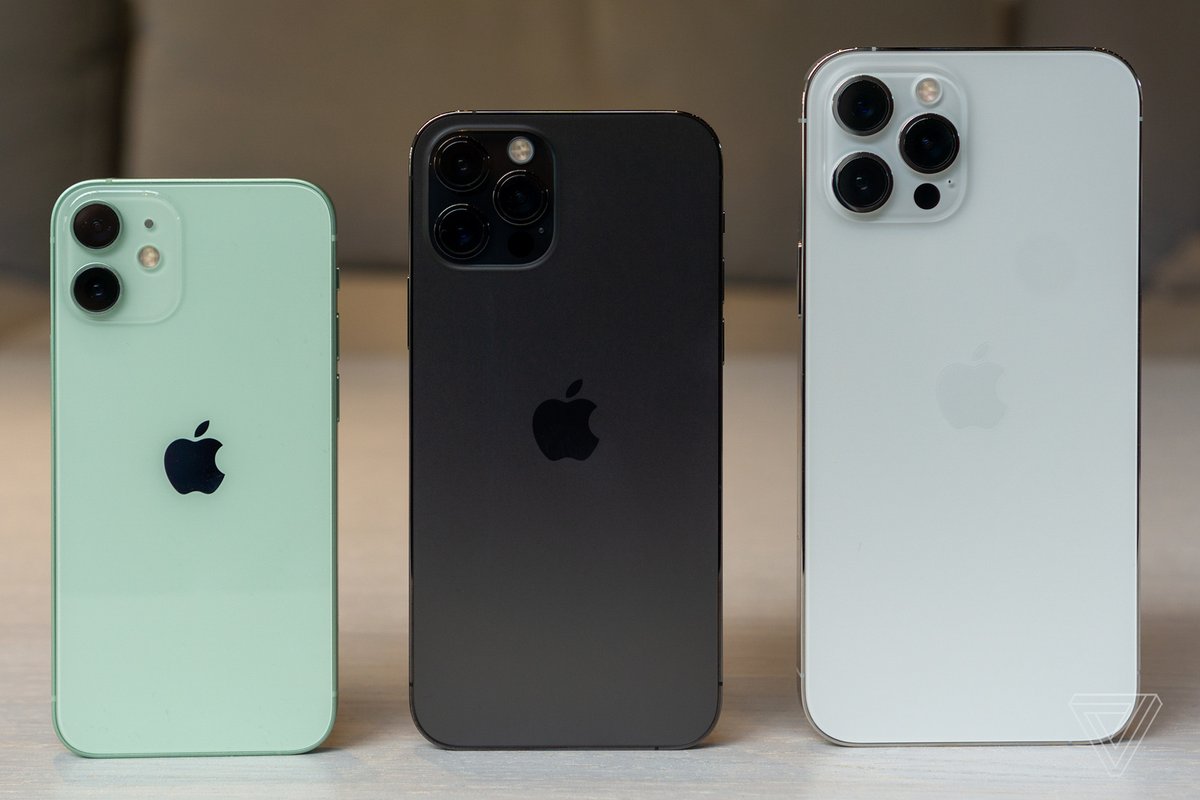 matrix12_ru's tweet photo. Наконец в сети появилось наглядное сравнение самого большого iPhone 12 Pro Max и самого компактного смартфона iPhone 12 min от Apple в обновлённом модельном ряду бренда.
#йошкарола #марийэл #взаимнаяподписка #взаимныйфолловинг #followback #apple #ipnone #iPhone12 #iPhone12mini https://t.co/TAE4HXboDd