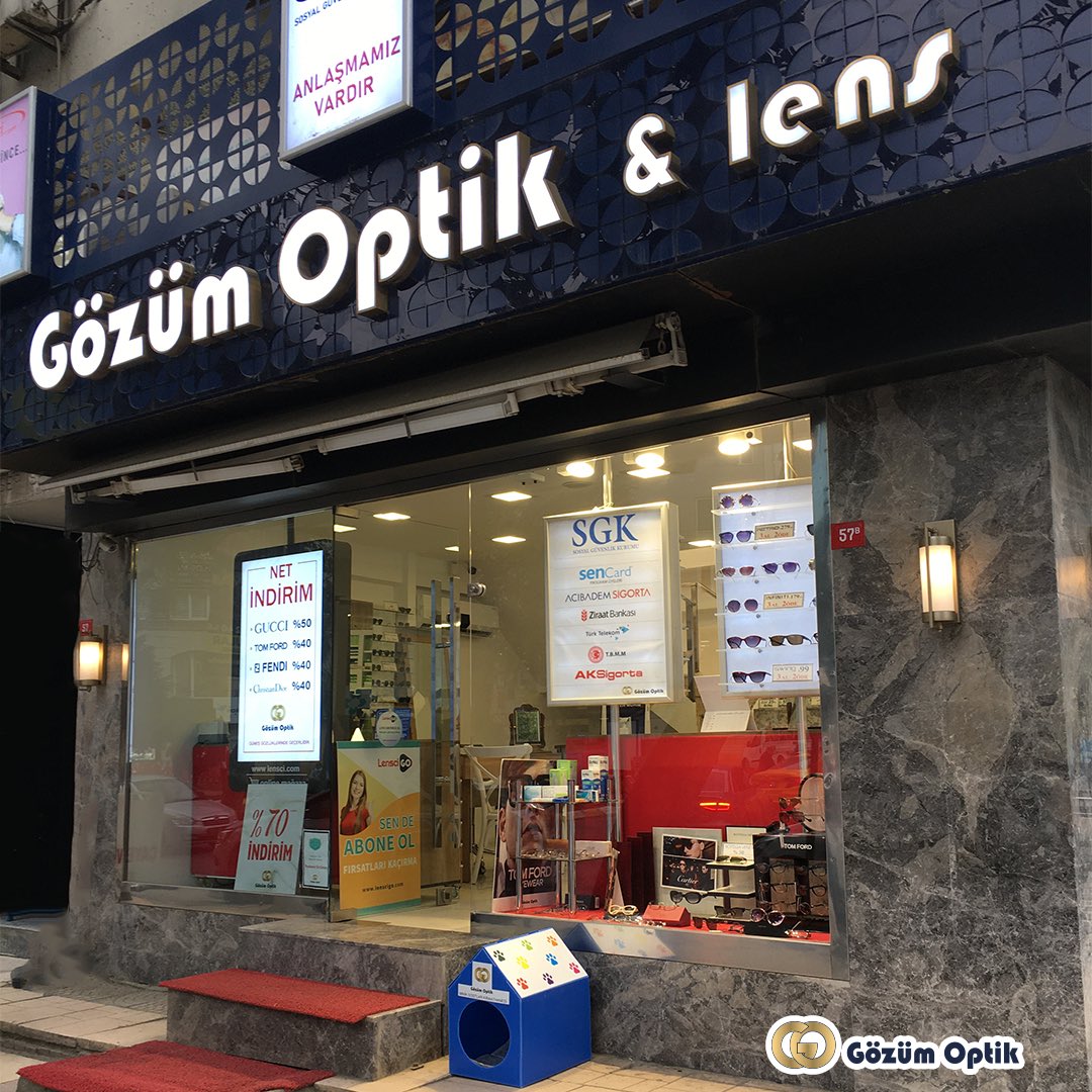 OptikGozum's tweet photo. Cadde mağazalarımızın, en yakın komşusu ‘’minik dostlarımızın” evi 🐱🐾
Minik dostlarımız cadde mağazalarımızın önlerinde bizimle 🤍 

#gözümoptik #lenscicom #kedi #kedievi https://t.co/feTYvU3gQn