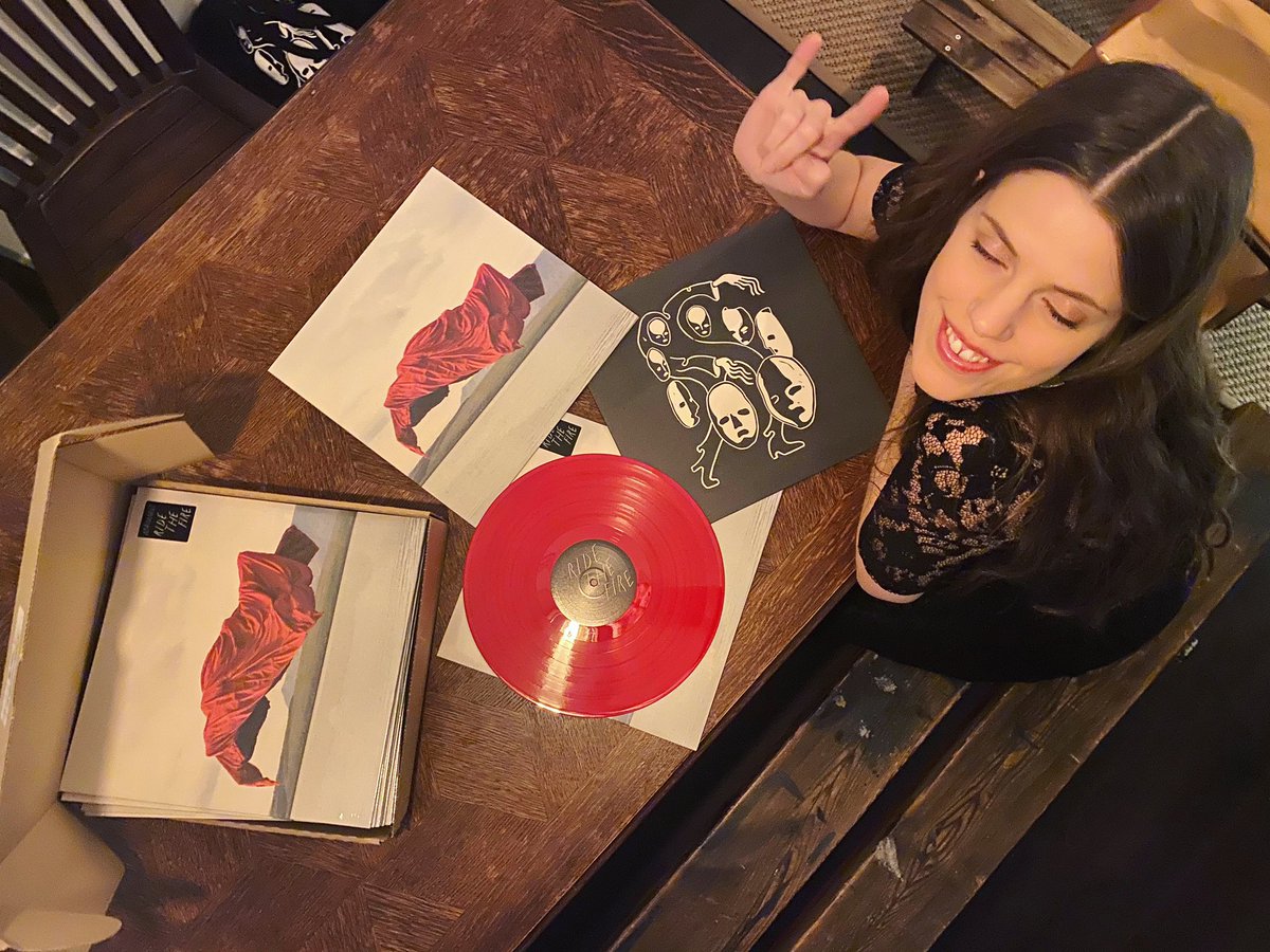 VINYLS ARE HERE AND THEY’RE PURE HEAVEN. The texture.. the colour... the SOUUUUND goddamnit. Going through a few test presses was worth it 🤘buy it today on #bandcampfriday